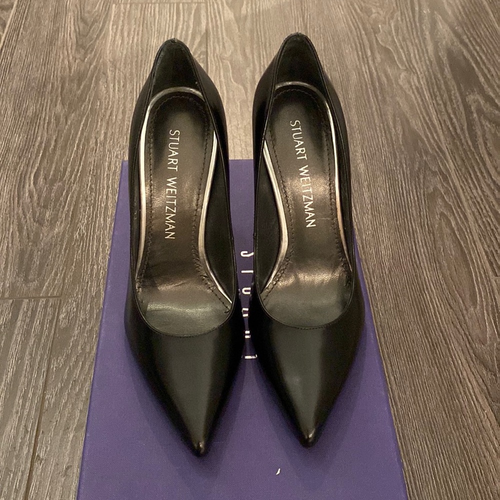 Brand new, never worn black Stuart Weitzman pumps. - Picture 1 of 4